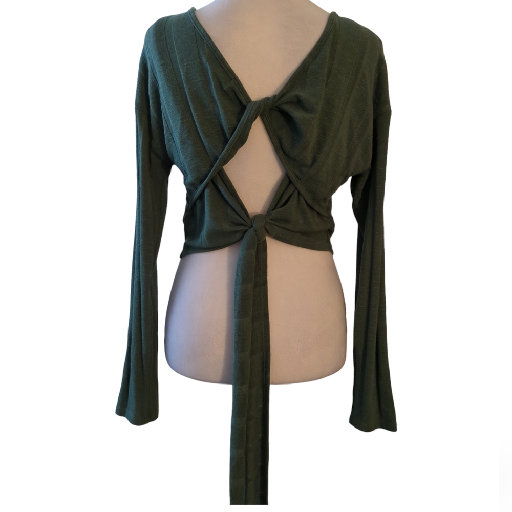Etiquette top long sleeve size small color Green. - Picture 2 of 4